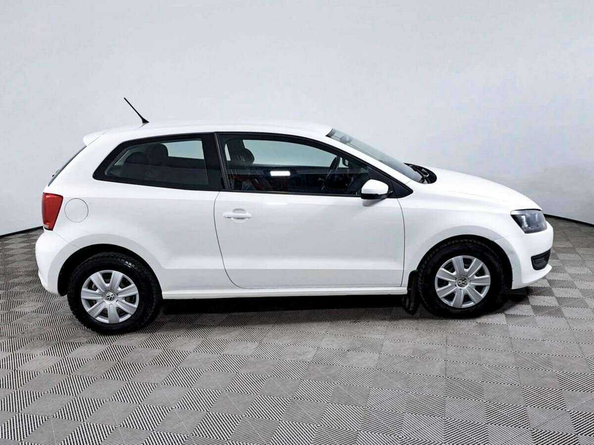 Volkswagen Polo, 2012 - фото №4