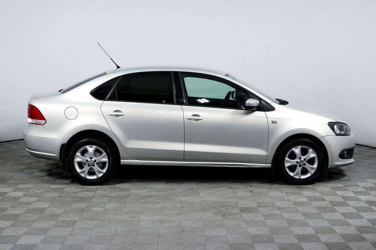 Volkswagen Polo, 2012 - фото №4