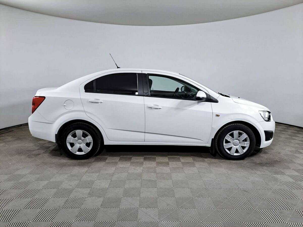 Chevrolet Aveo, 2013 - фото №4