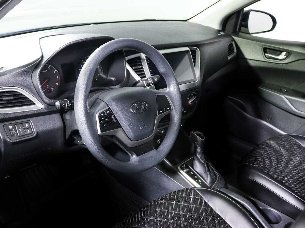 Hyundai Solaris, 2019 - фото №2