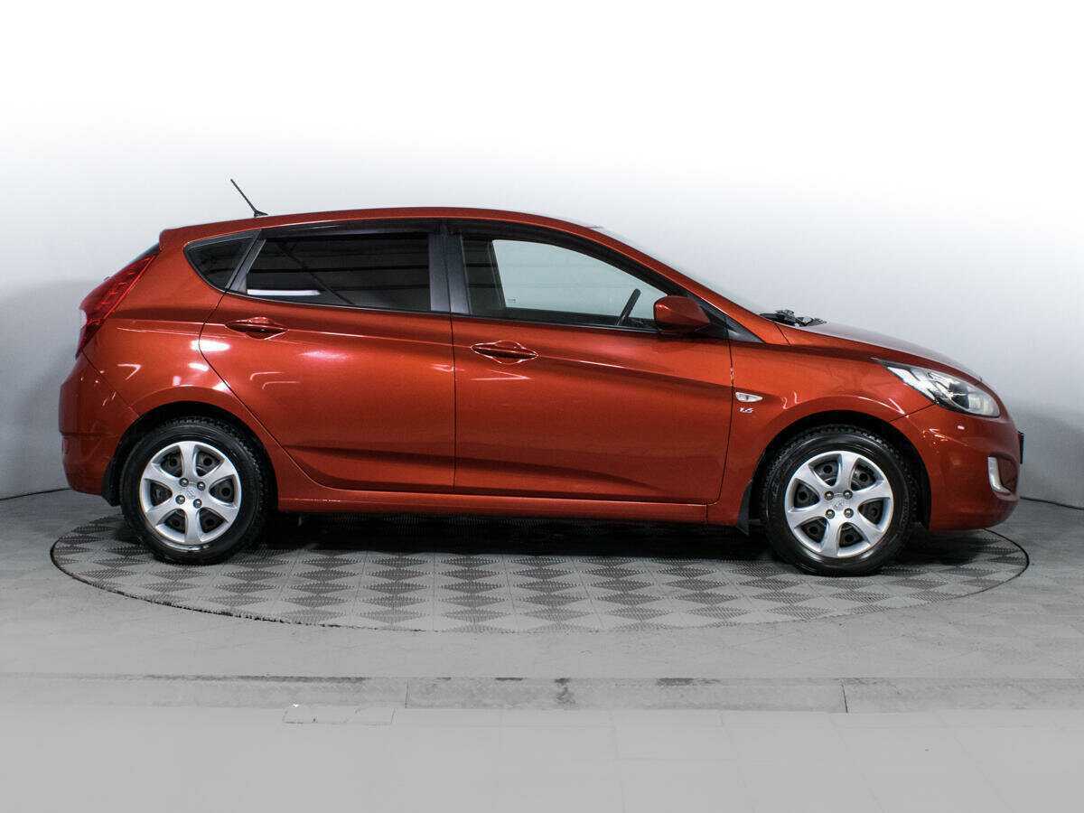 Hyundai Solaris, 2012 - фото №4