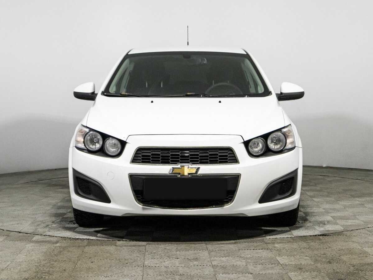 Chevrolet Aveo, 2015 - фото №2
