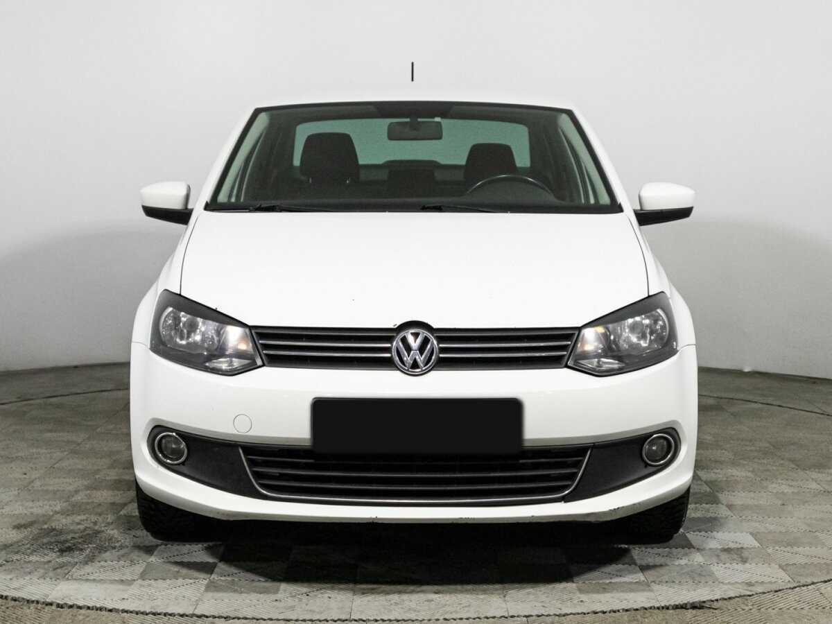 Volkswagen Polo, 2015 - фото №2