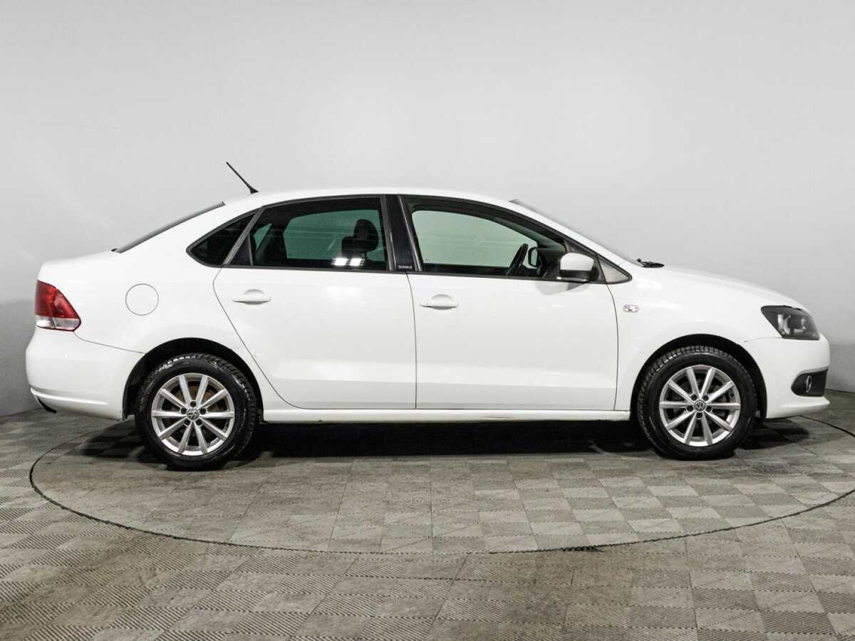 Volkswagen Polo, 2015 - фото №4